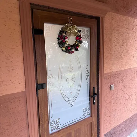 Hostel біля озера *