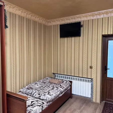 Hostel біля озера *