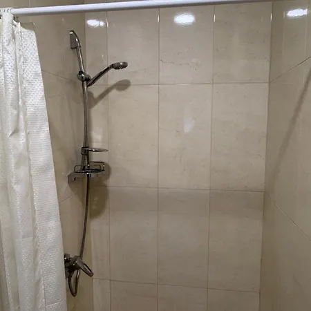 біля озера Hostel Moekatsjeve