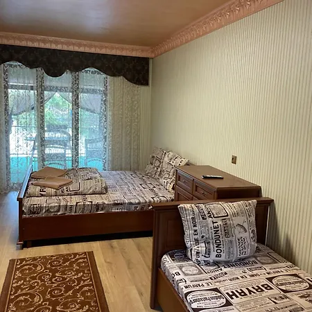 Hostel біля озера Moekatsjeve