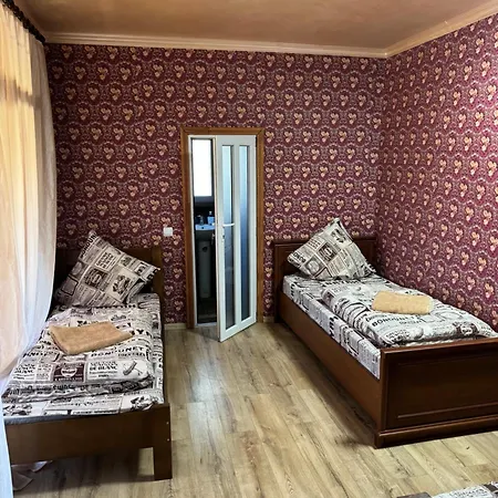 біля озера Vandrerhjem Mukatjevo