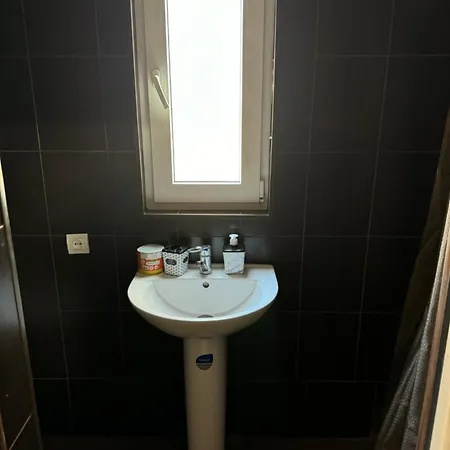 біля озера Hostel Moekatsjeve