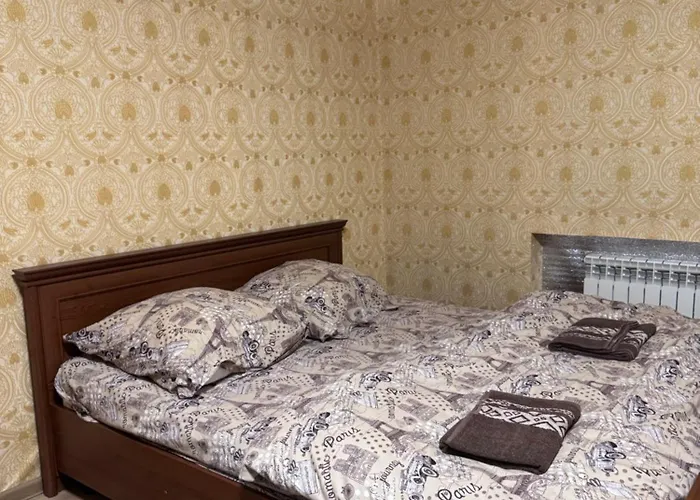 біля озера *