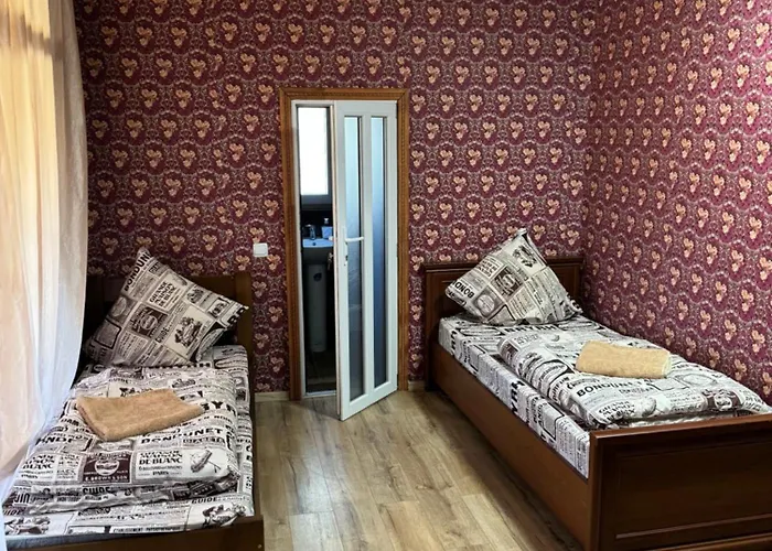 біля озера Hostel Munkács