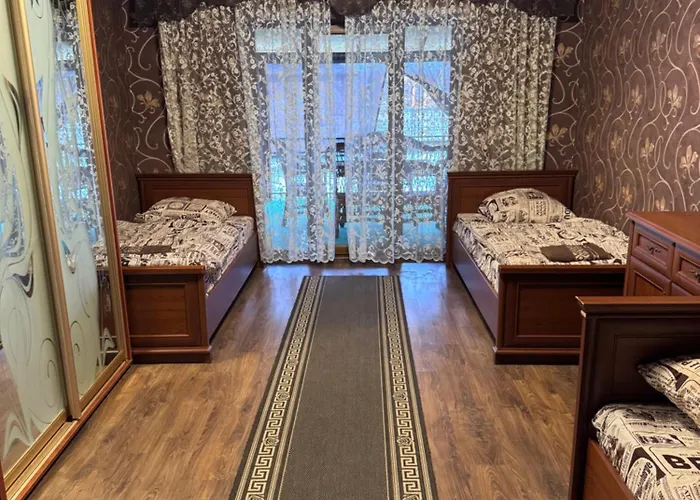 біля озера Hostel *